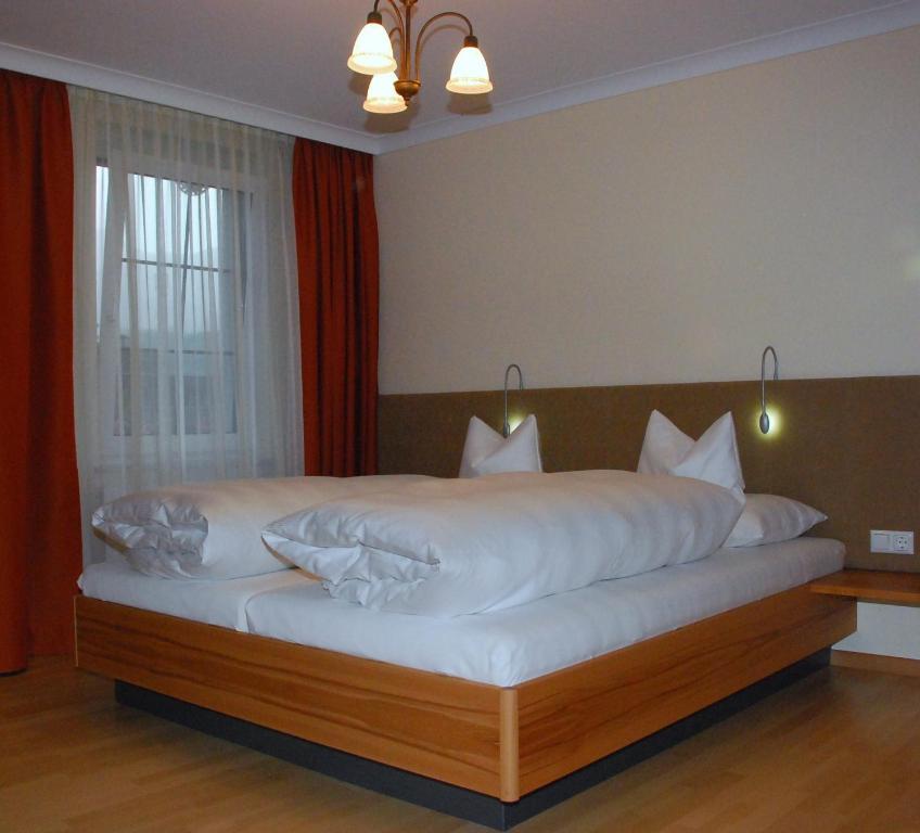Hotel Lowen Bludenz Cameră foto