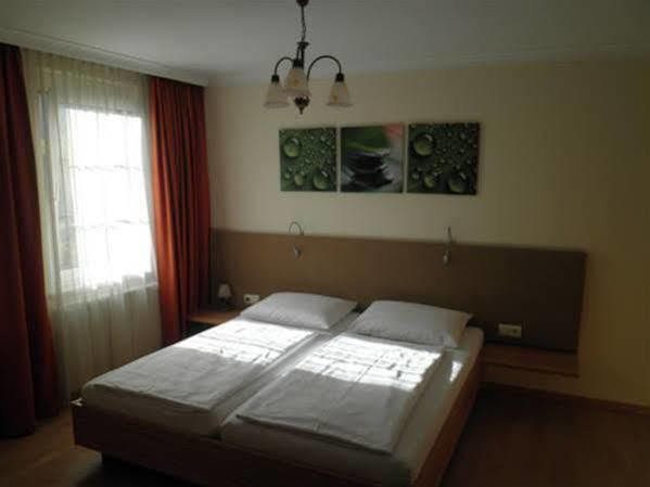 Hotel Lowen Bludenz Exterior foto